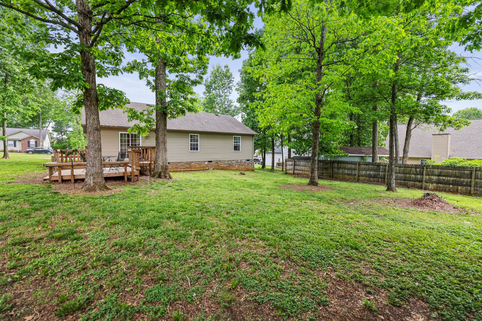 1602 Tree Trunk Ln