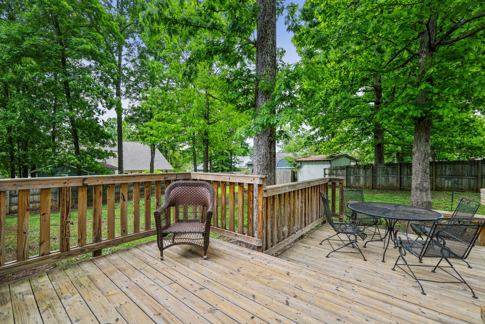 1602 Tree Trunk Ln