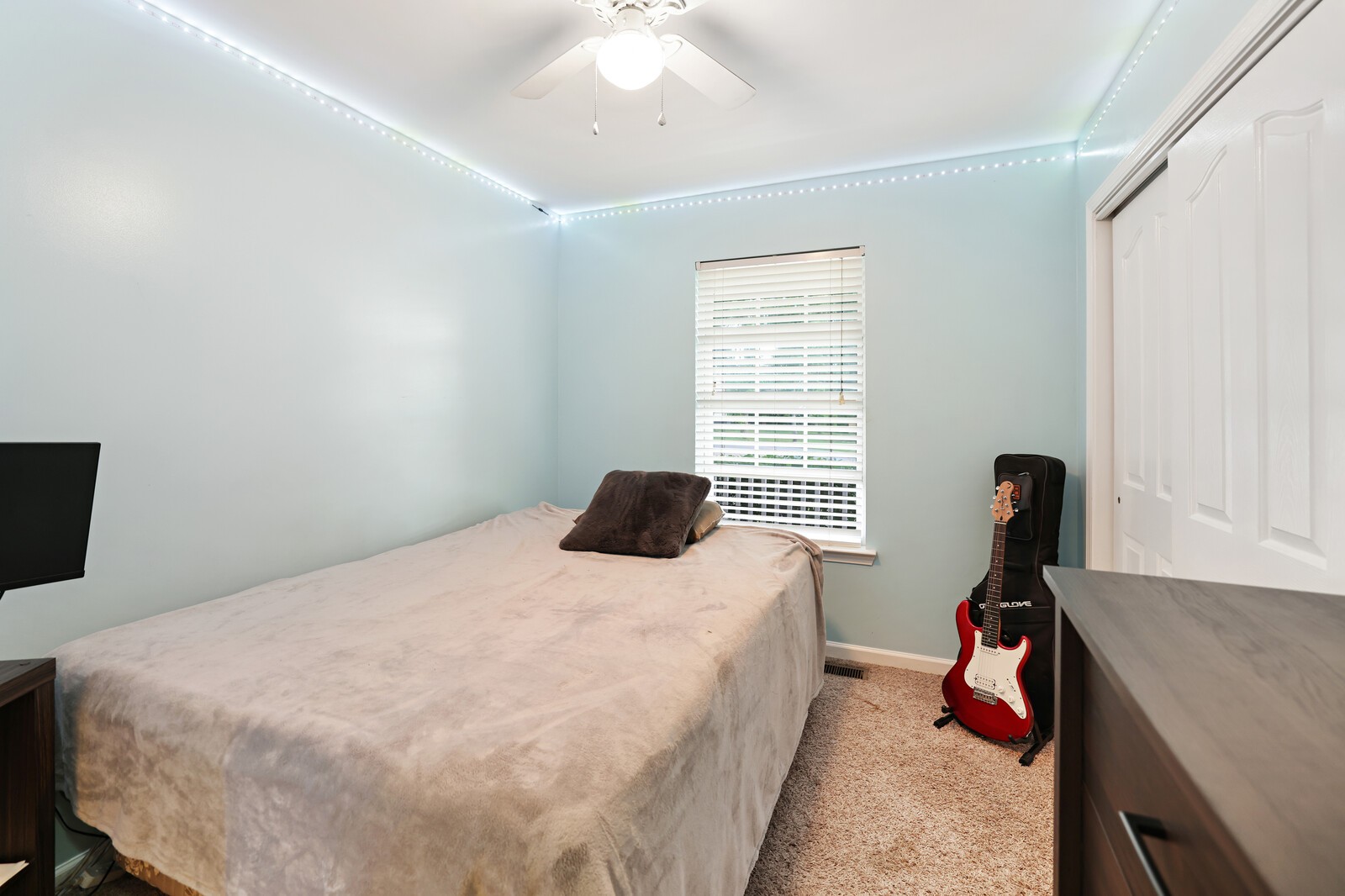 1602 Tree Trunk Ln