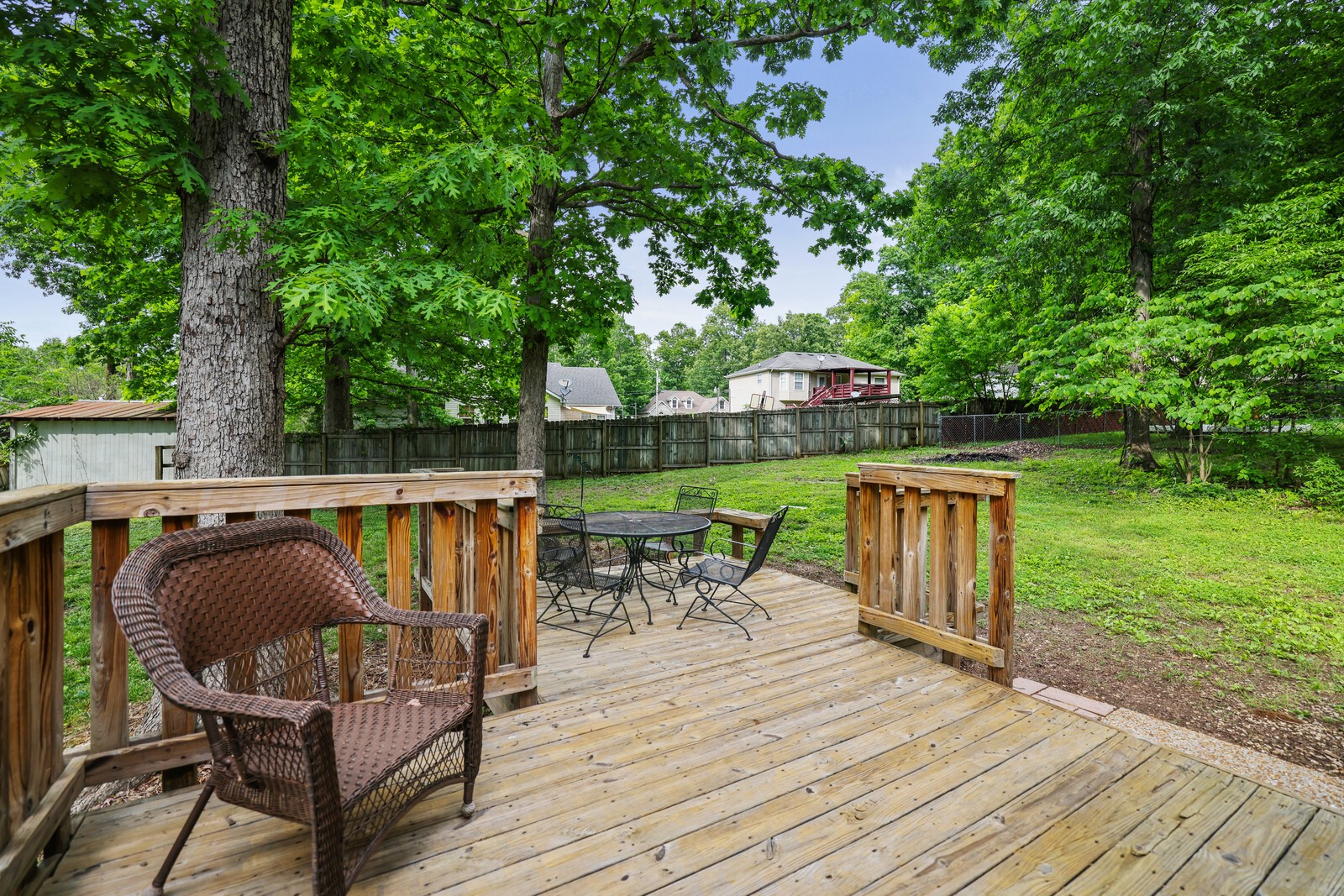 1602 Tree Trunk Ln