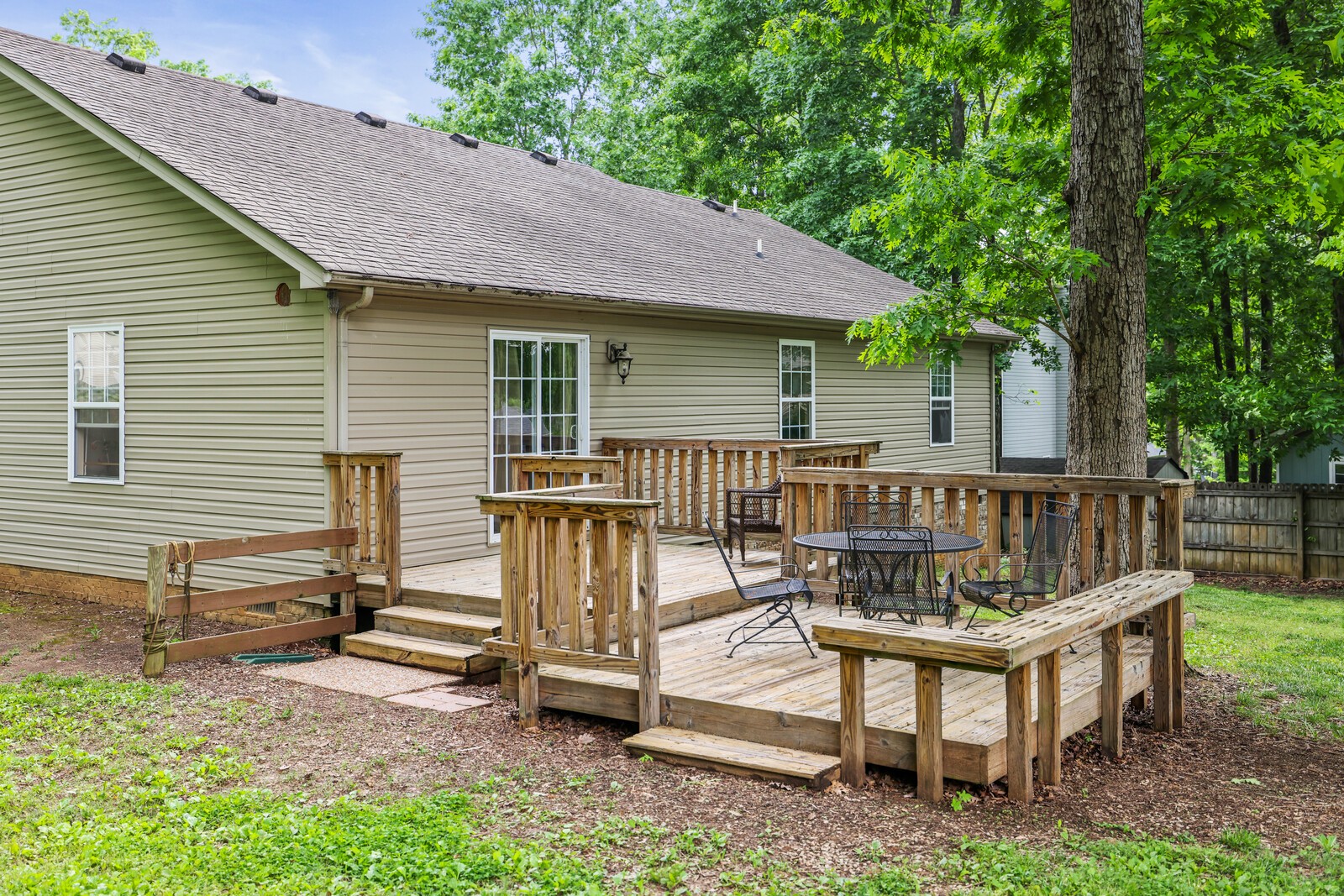 1602 Tree Trunk Ln