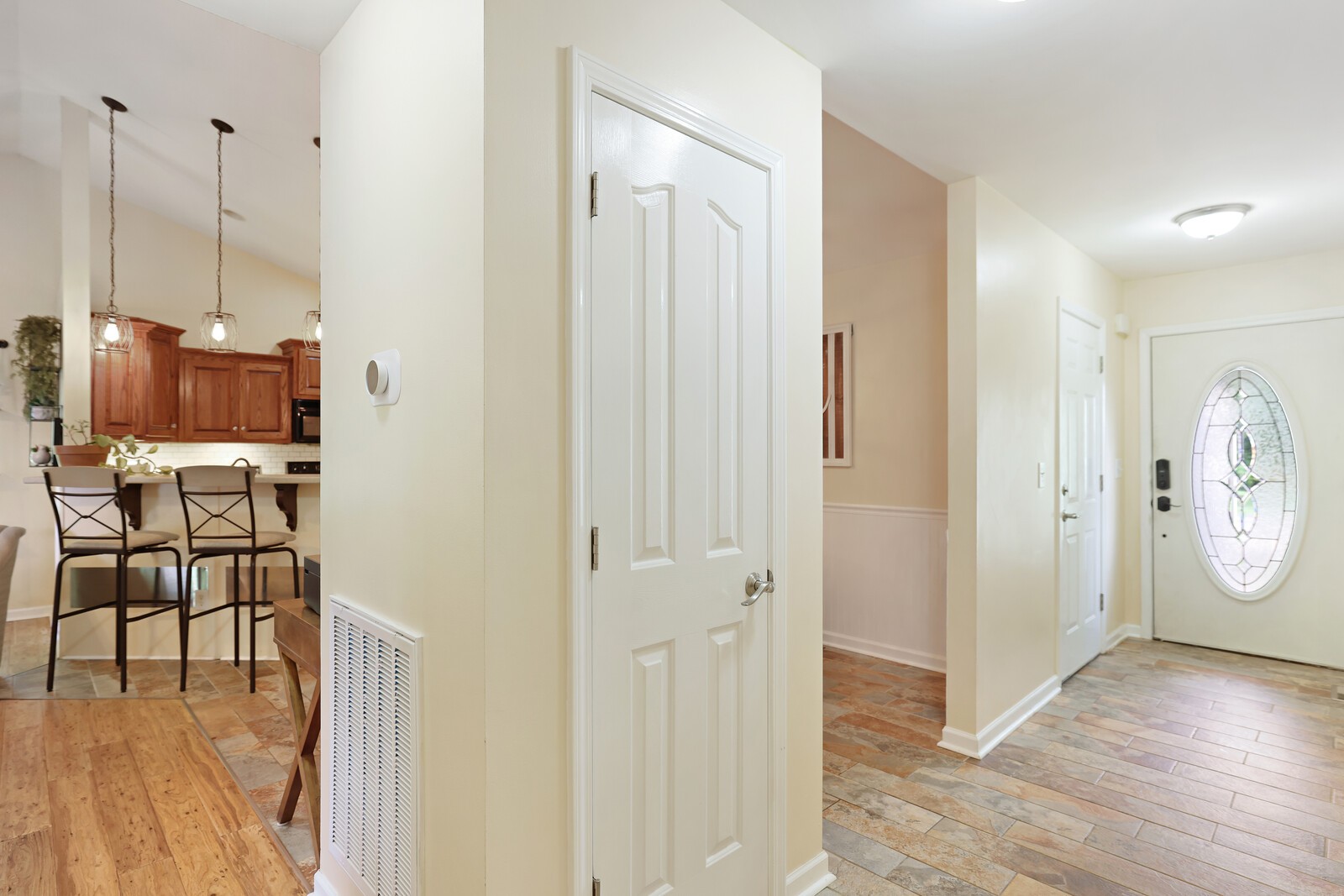 1602 Tree Trunk Ln