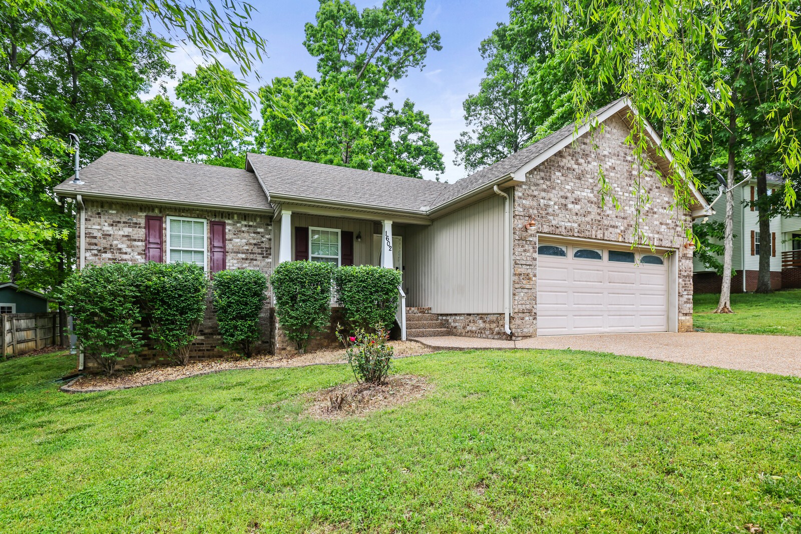 1602 Tree Trunk Ln