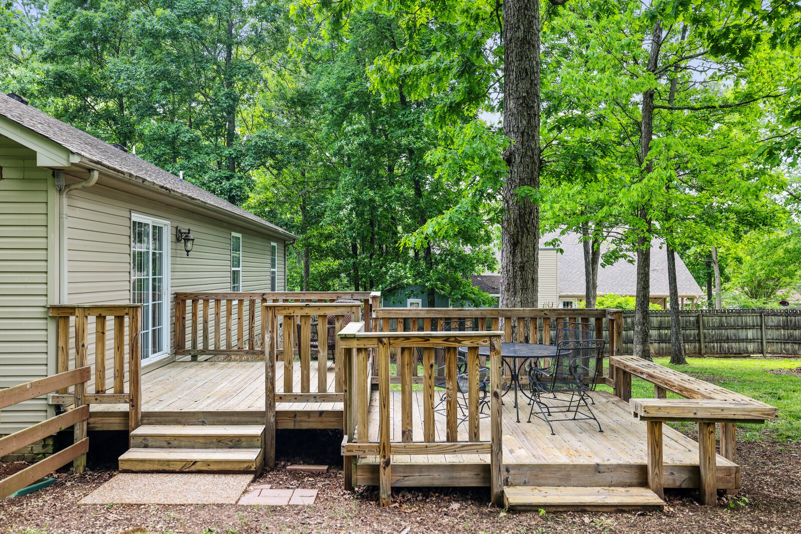 1602 Tree Trunk Ln