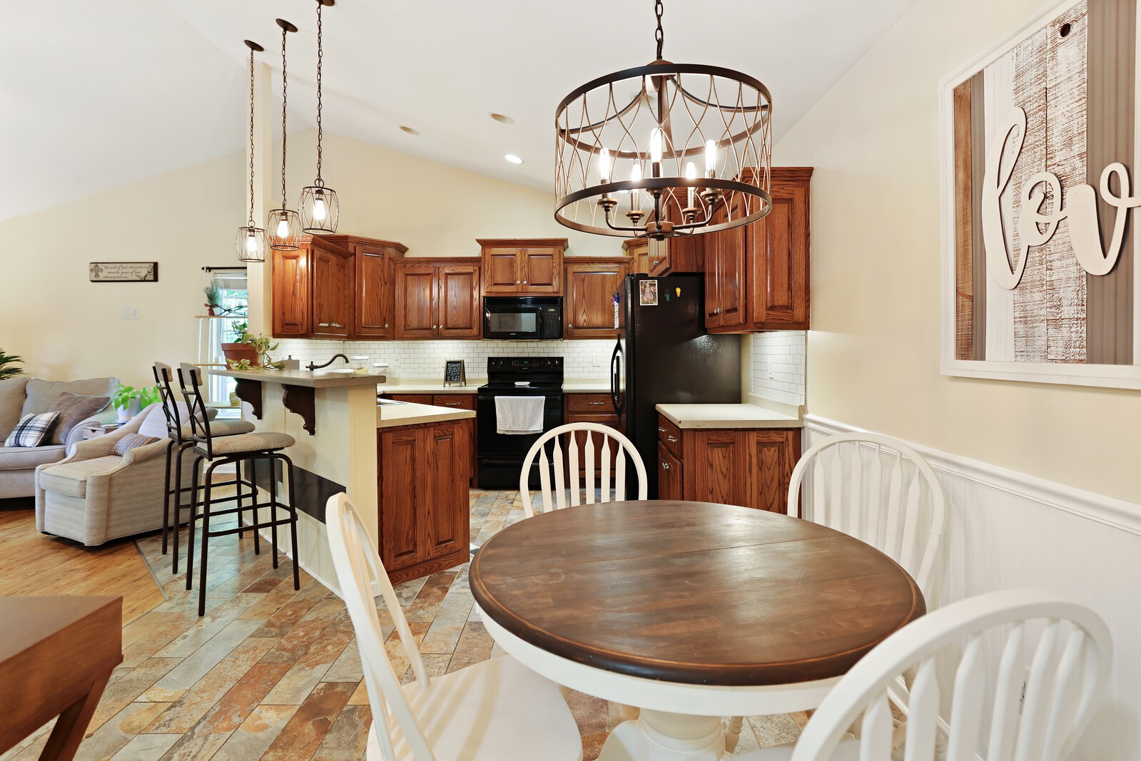 1602 Tree Trunk Ln
