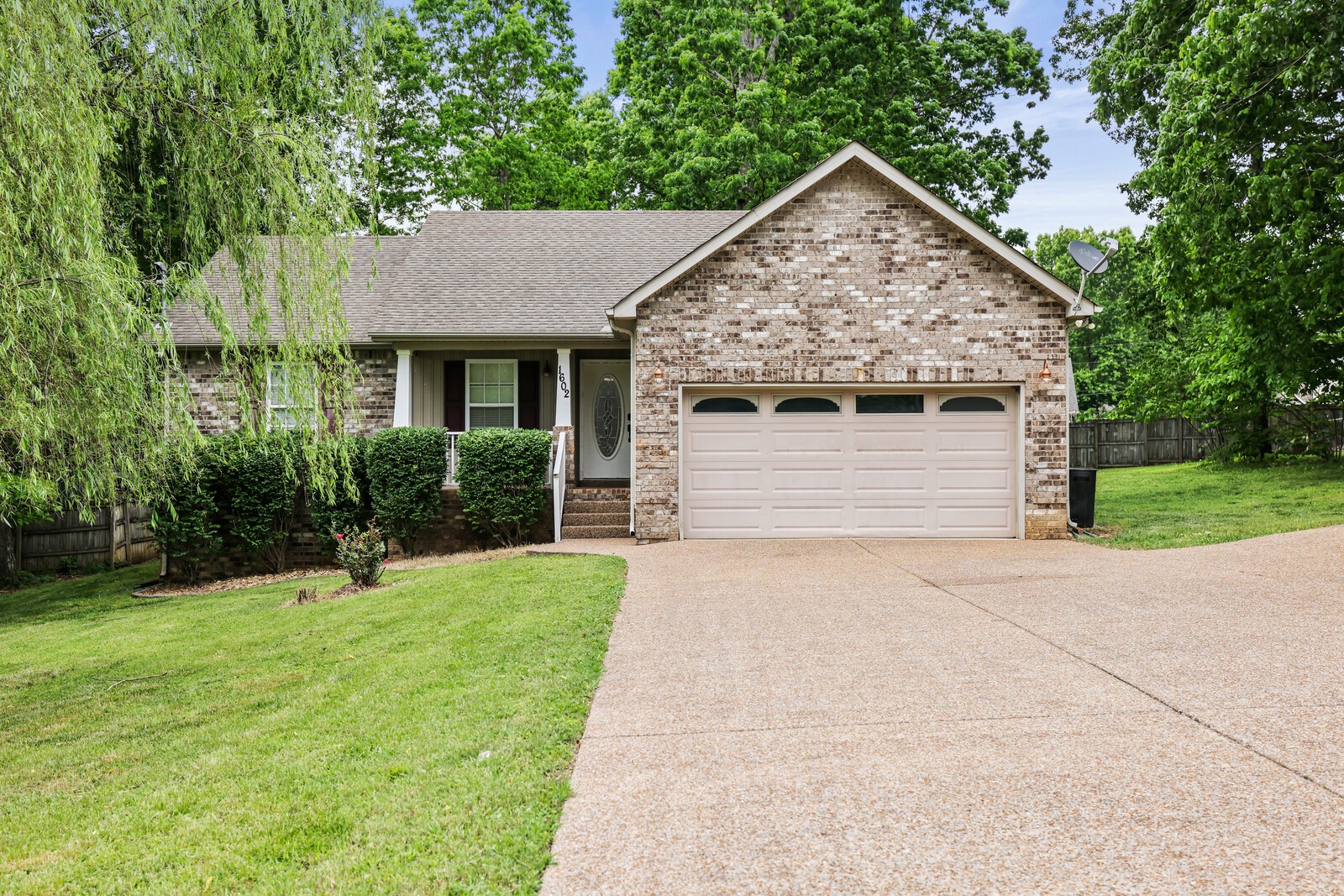 1602 Tree Trunk Ln