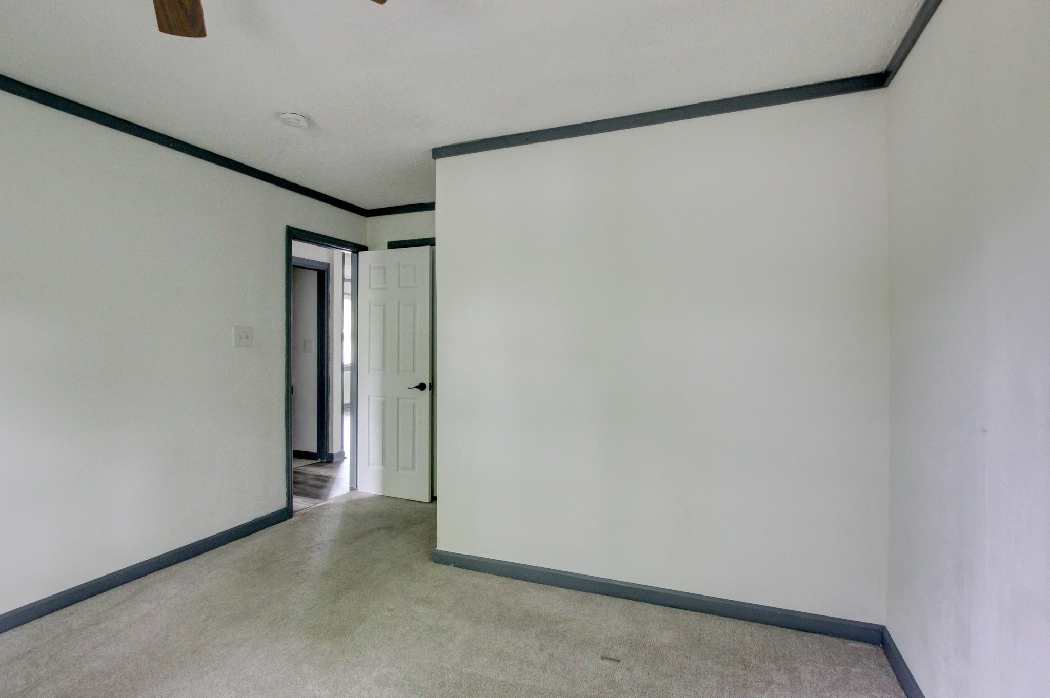 1175 Ridgeway Dr