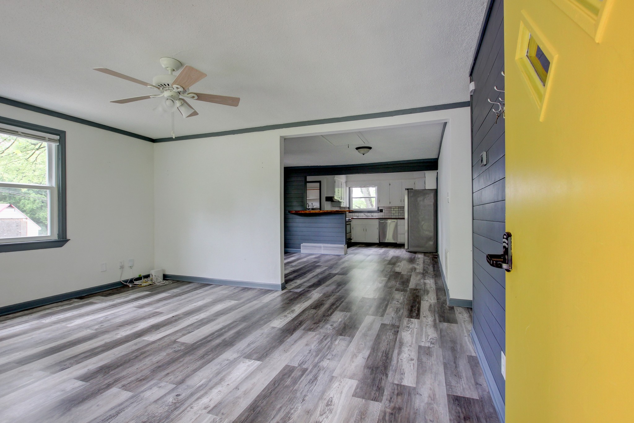 1175 Ridgeway Dr