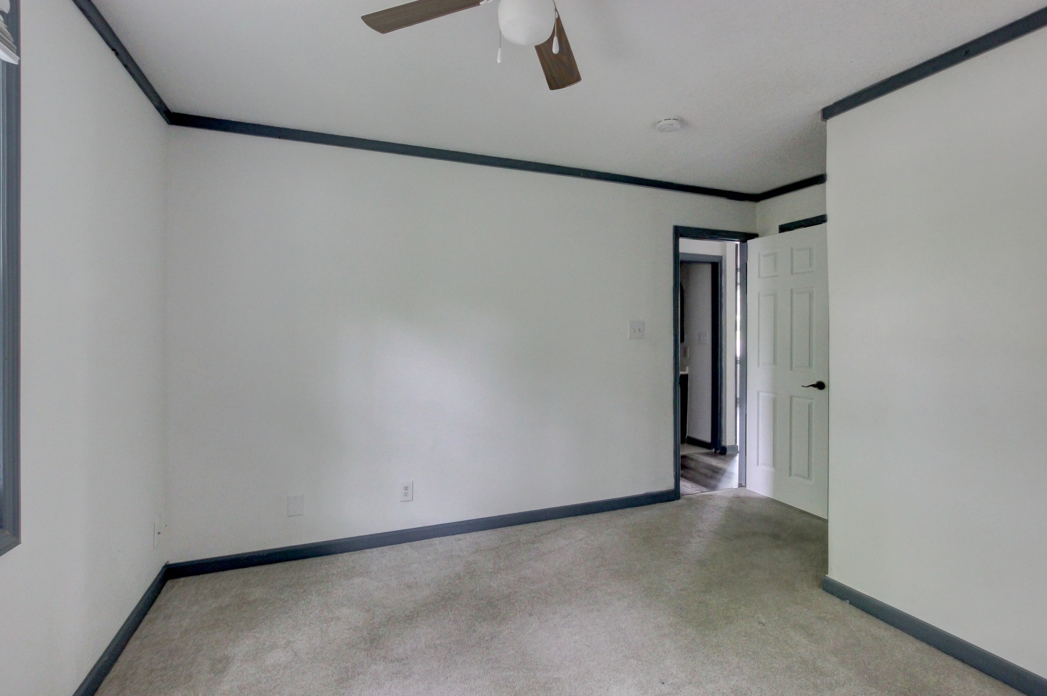 1175 Ridgeway Dr