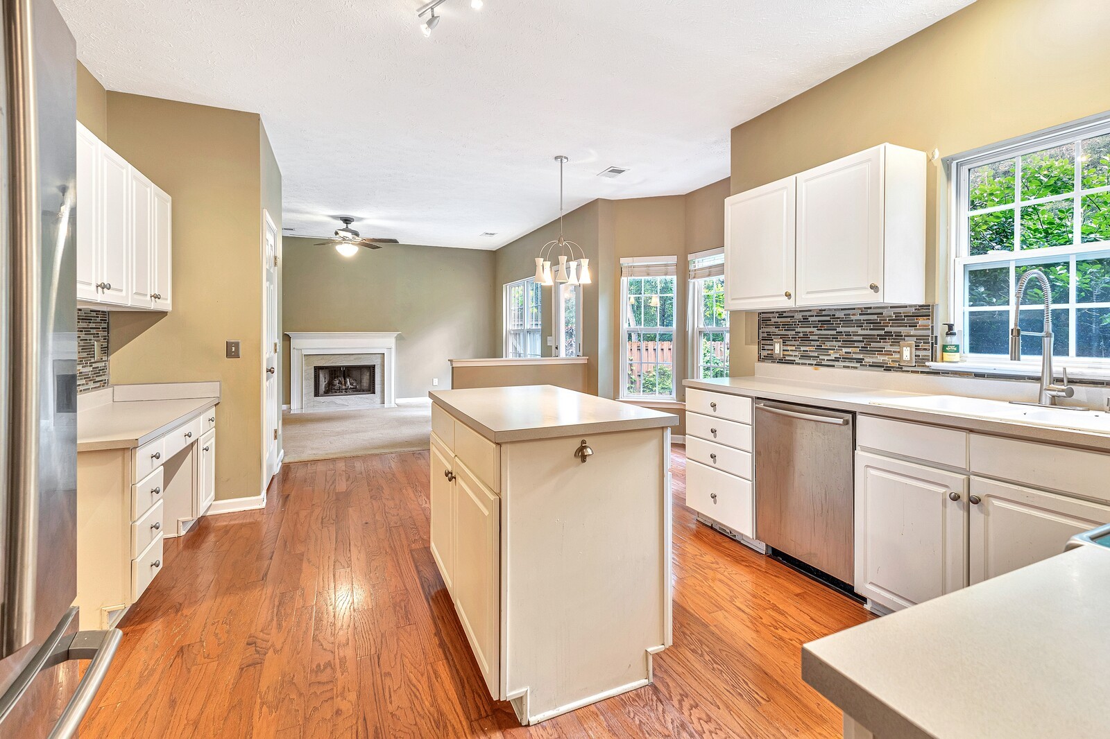 7013 Calderwood Dr