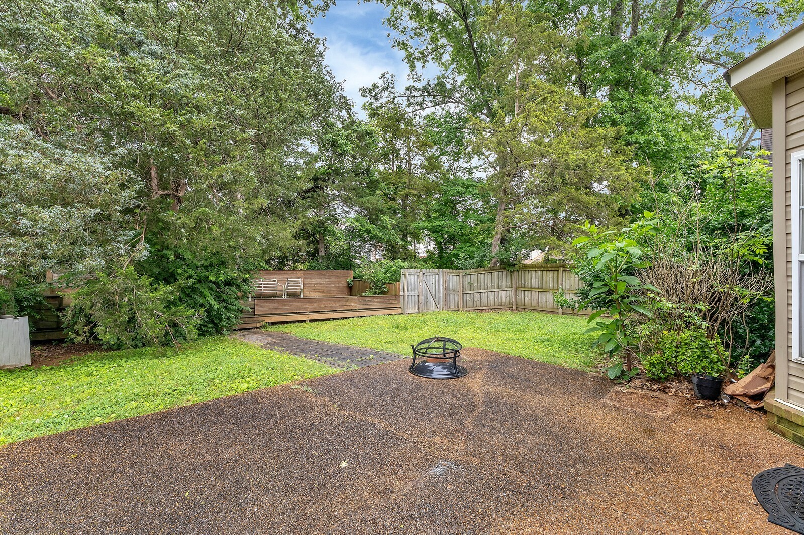 7013 Calderwood Dr