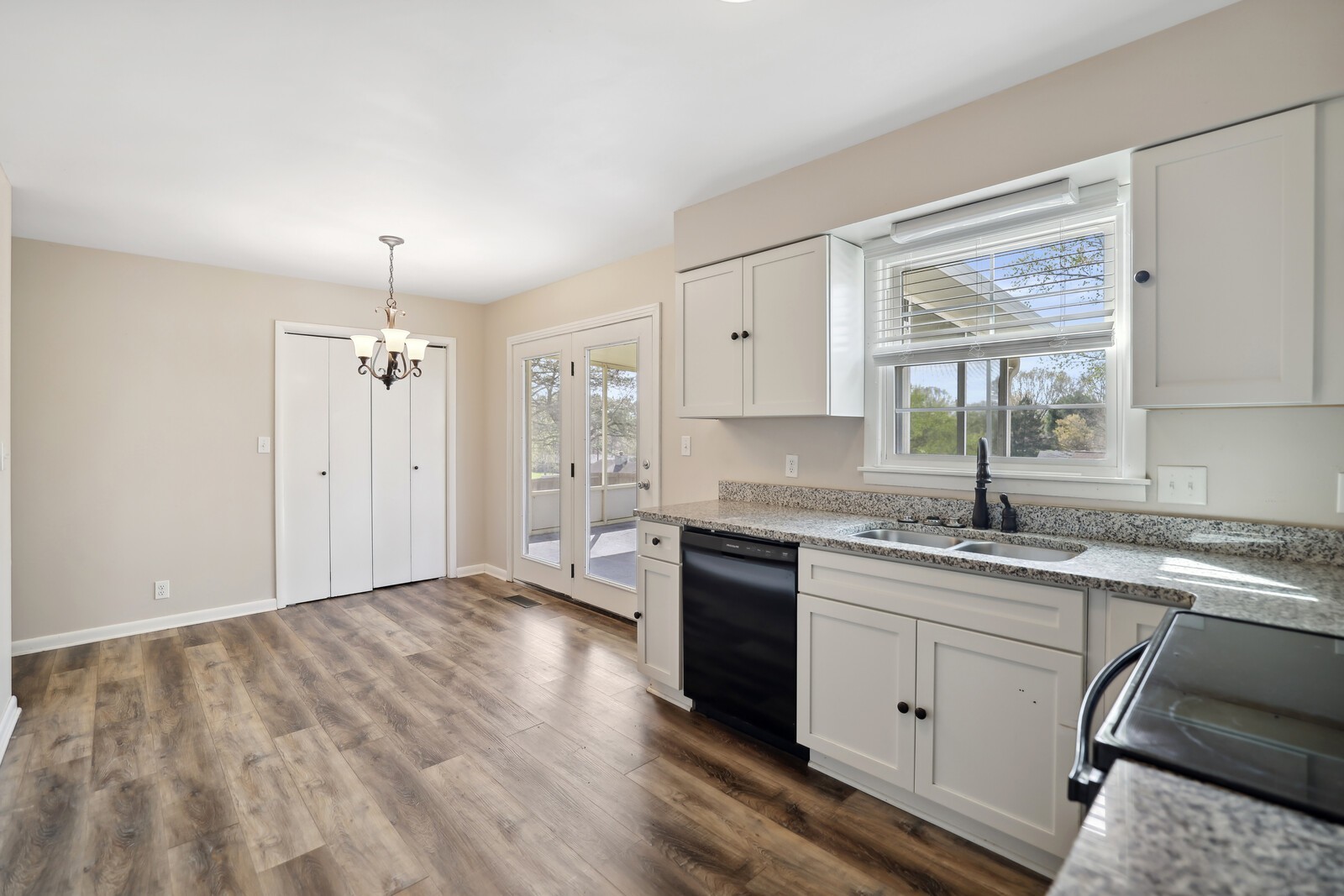 28 Brookside Ct