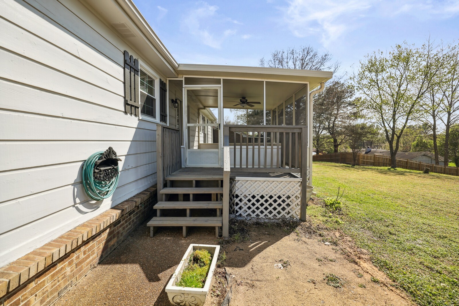 28 Brookside Ct