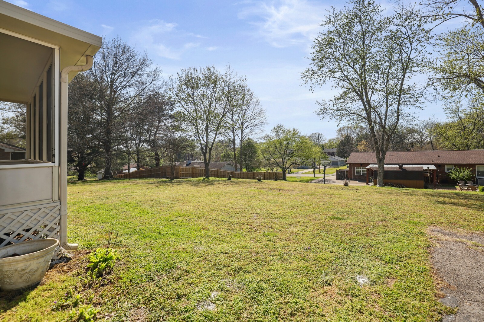 28 Brookside Ct