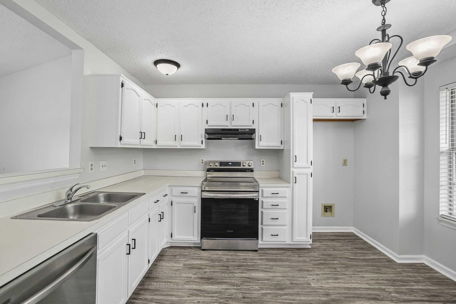 1844 Timberline Pl