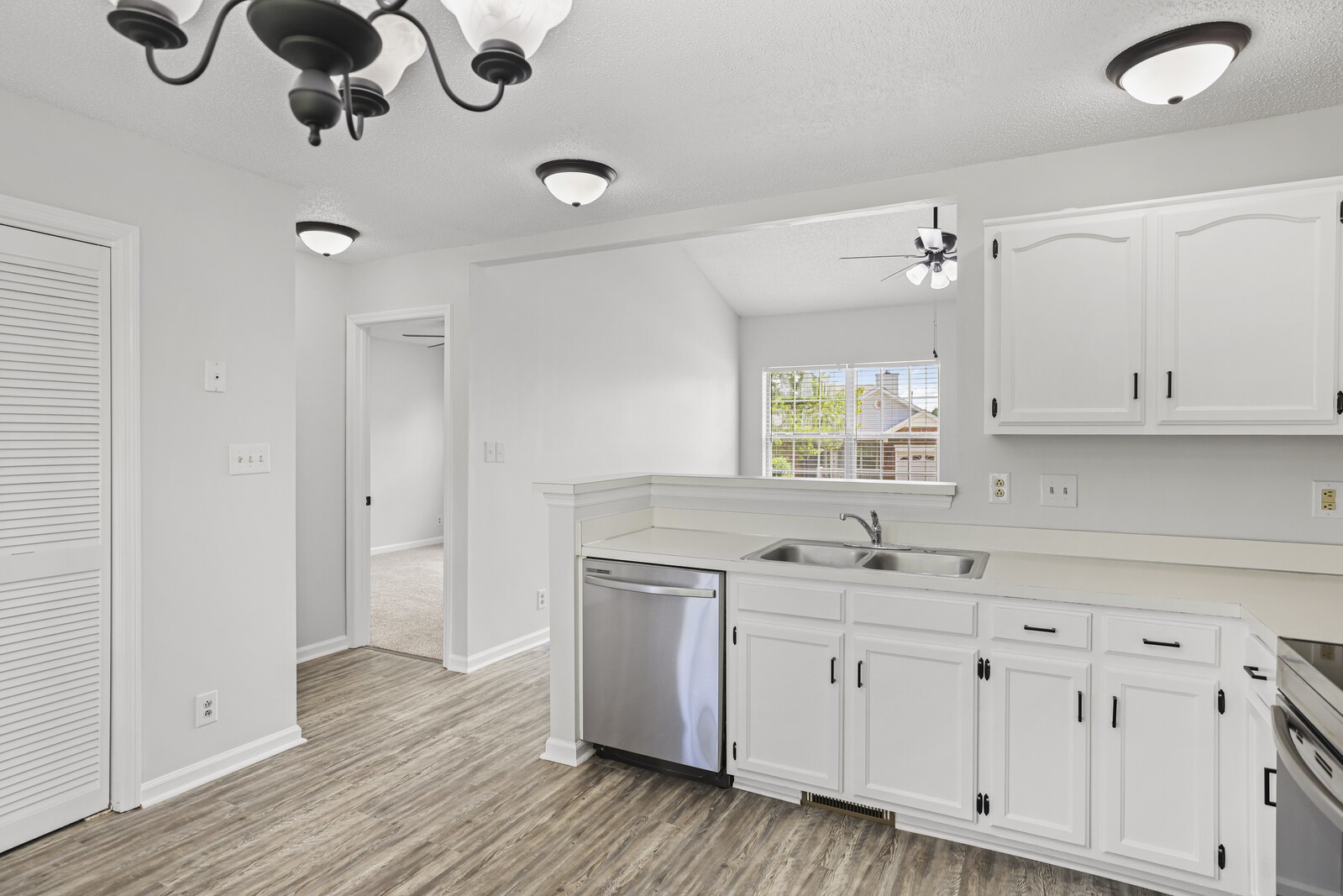 1844 Timberline Pl