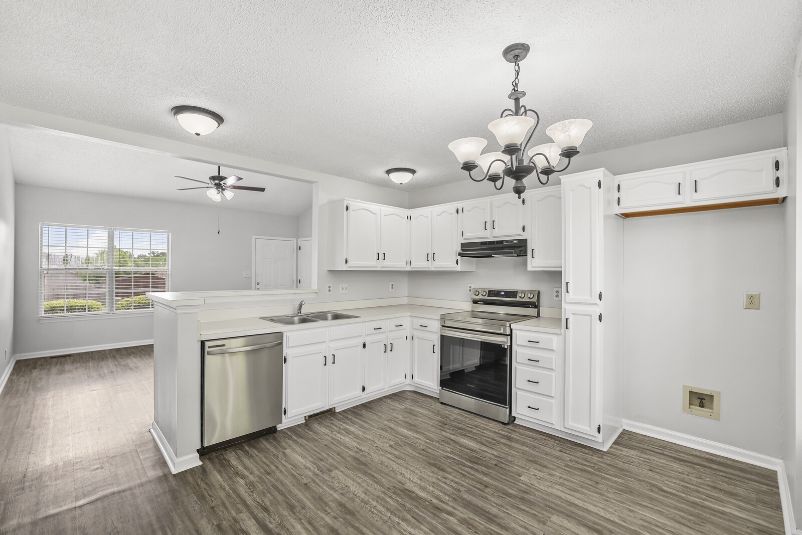 1844 Timberline Pl