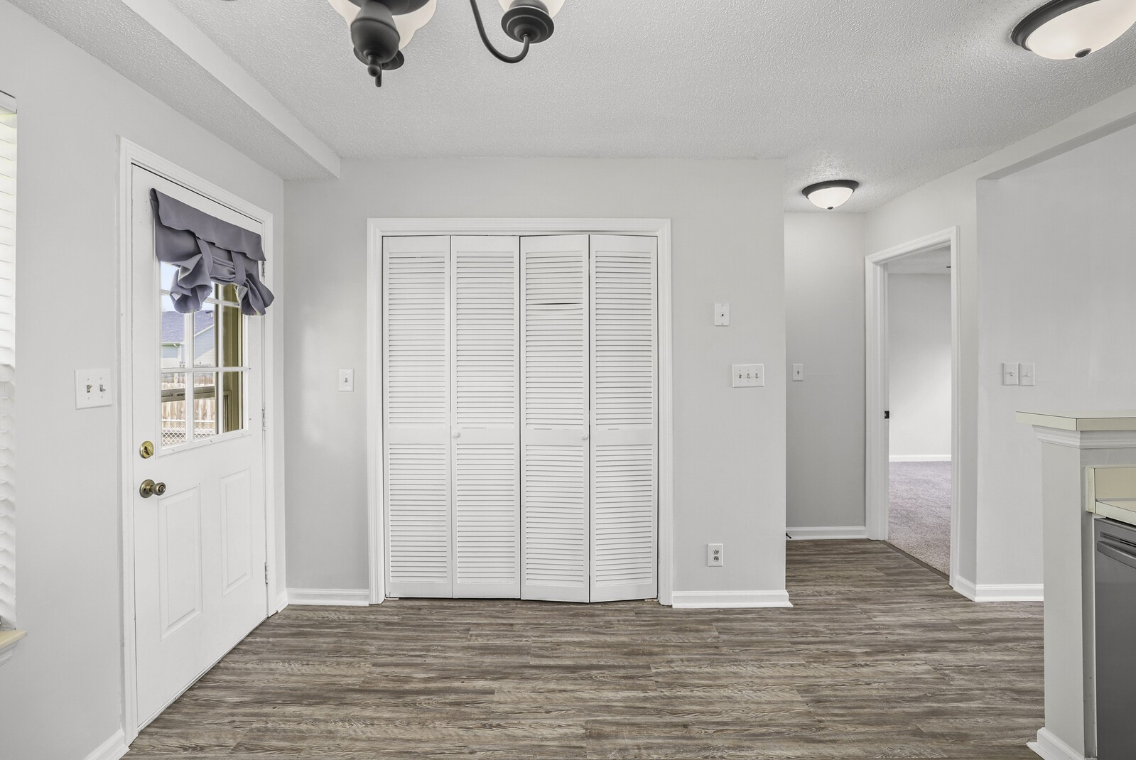 1844 Timberline Pl