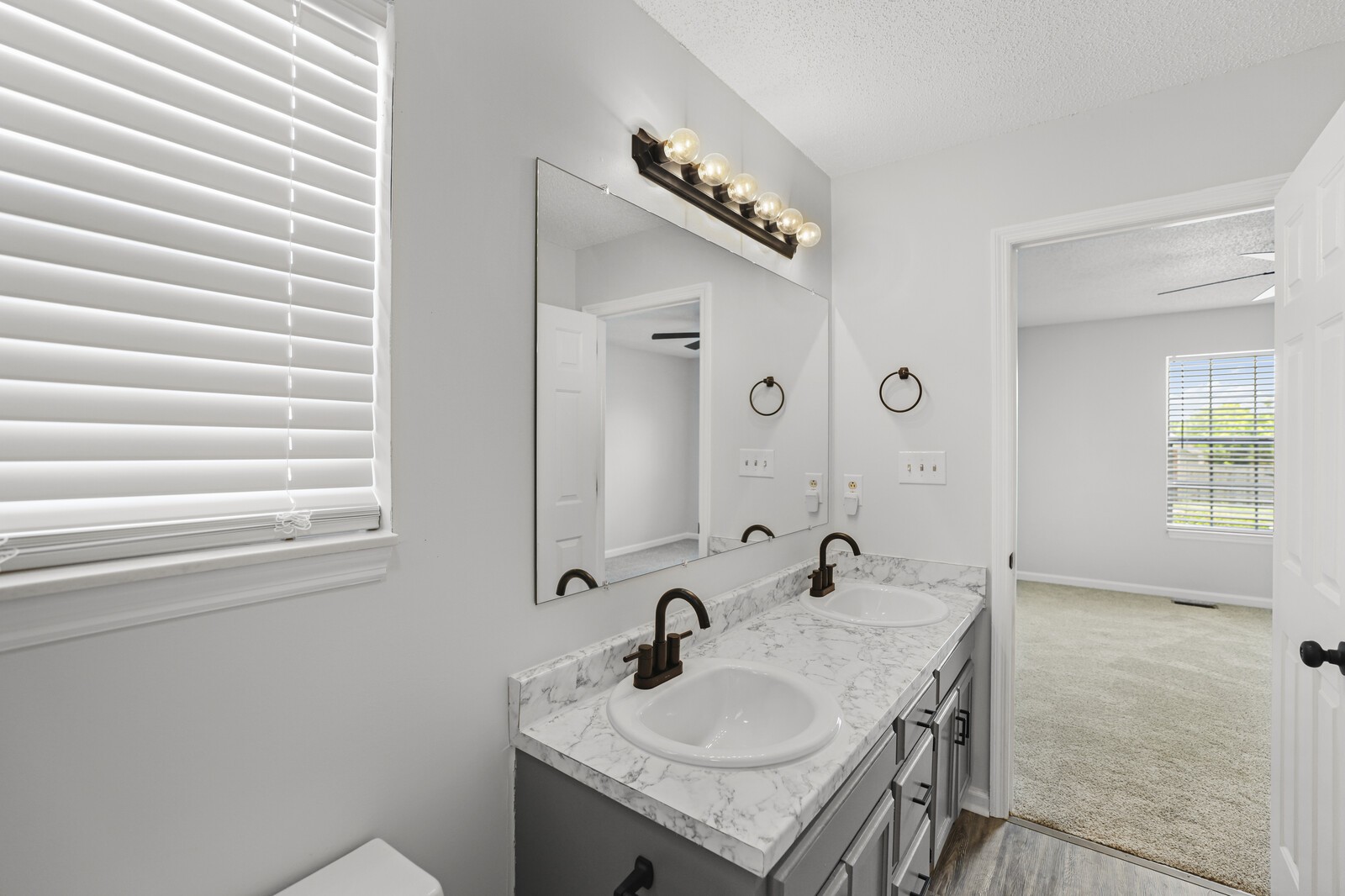 1844 Timberline Pl