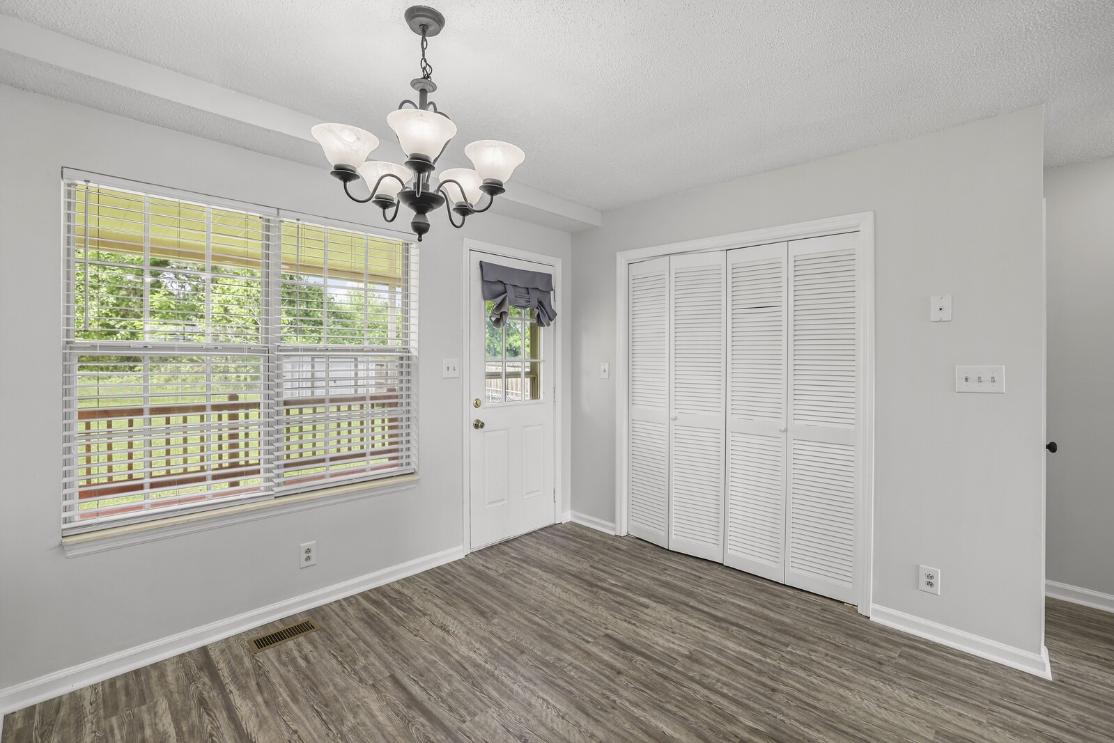 1844 Timberline Pl