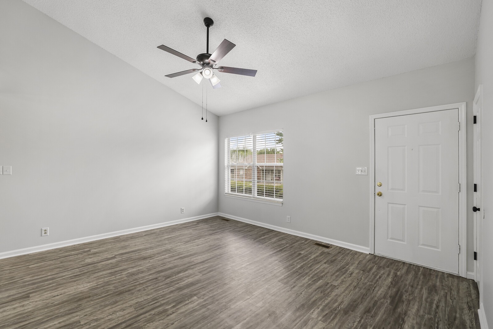 1844 Timberline Pl