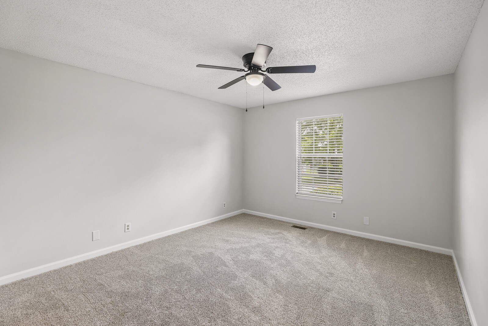 1844 Timberline Pl