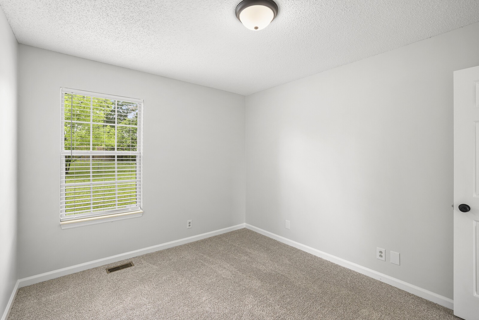 1844 Timberline Pl