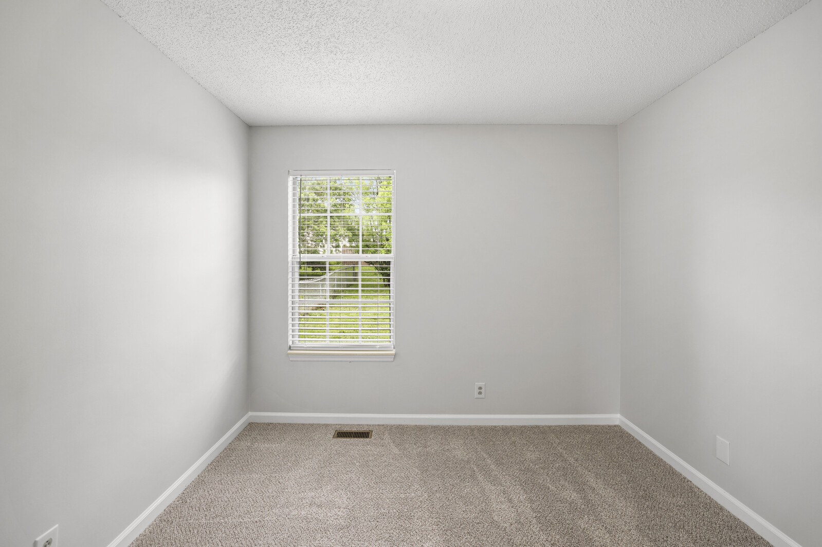 1844 Timberline Pl