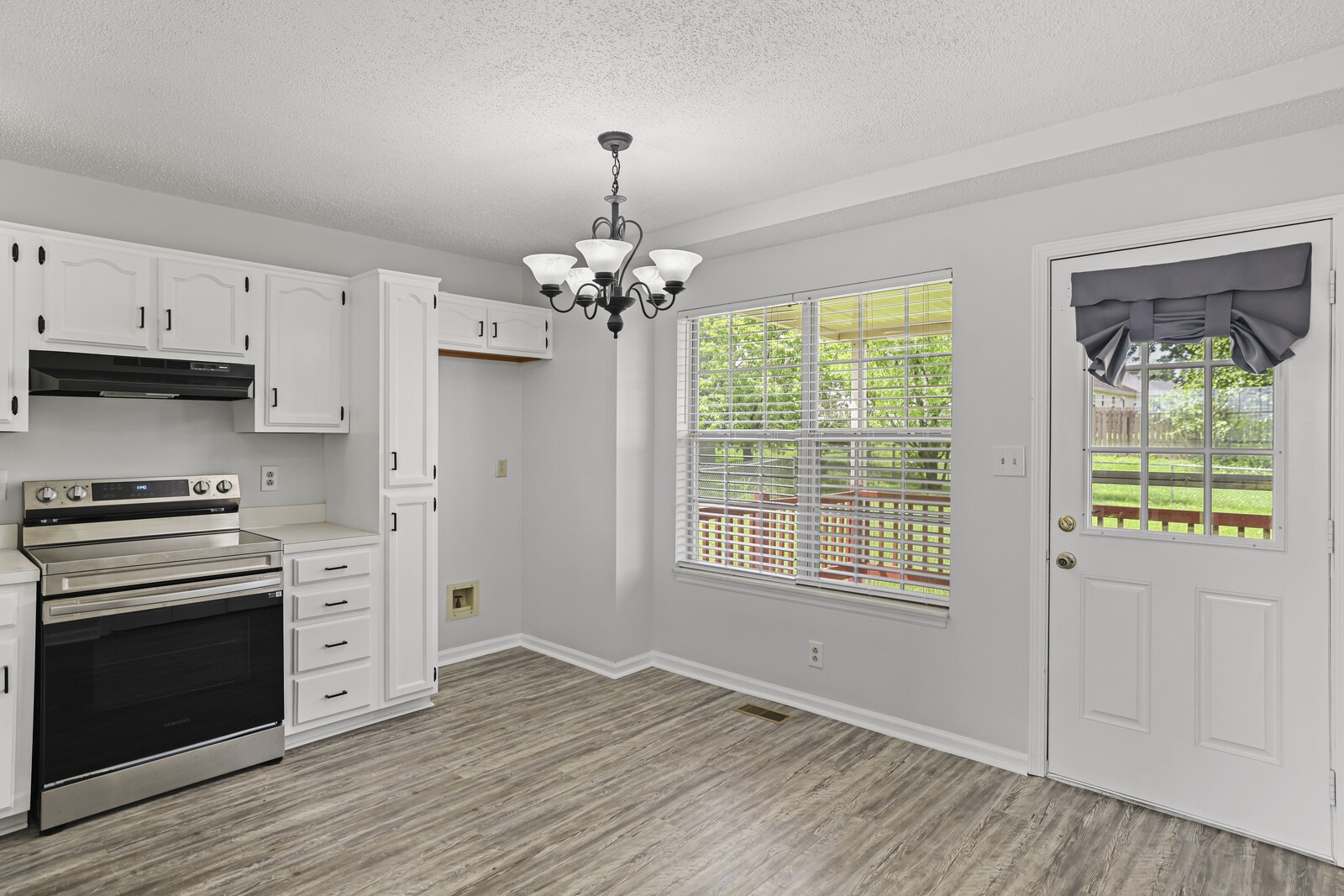 1844 Timberline Pl