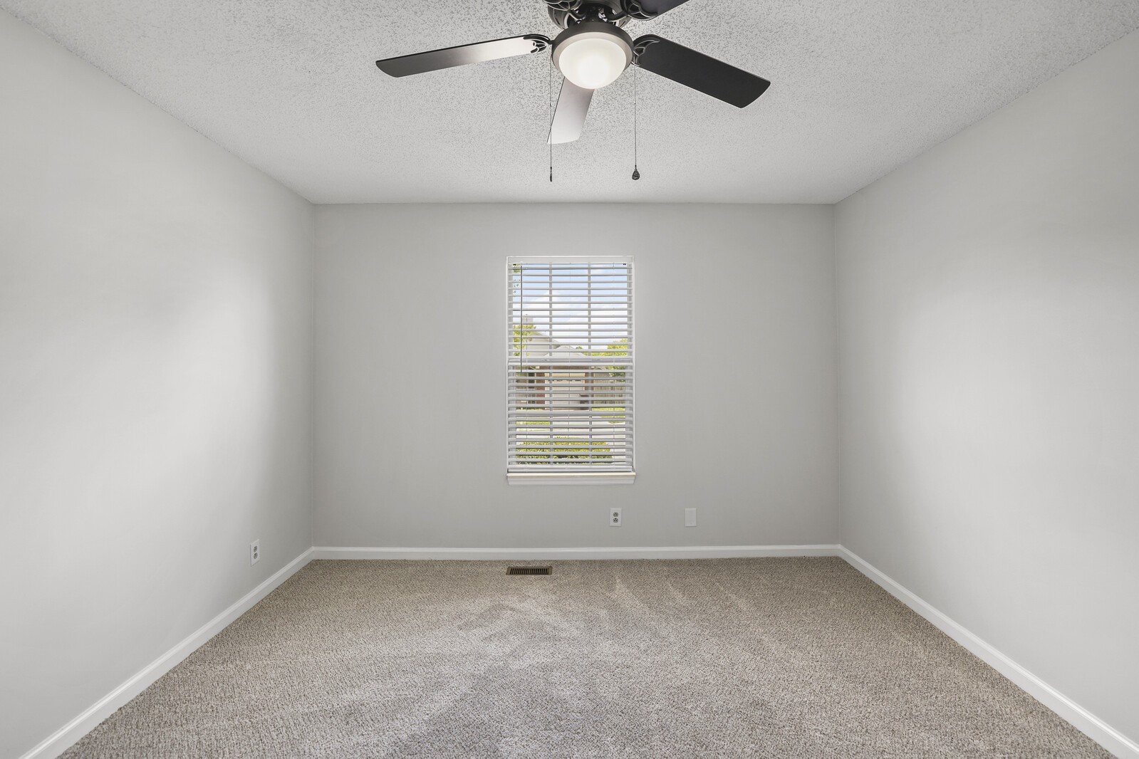 1844 Timberline Pl