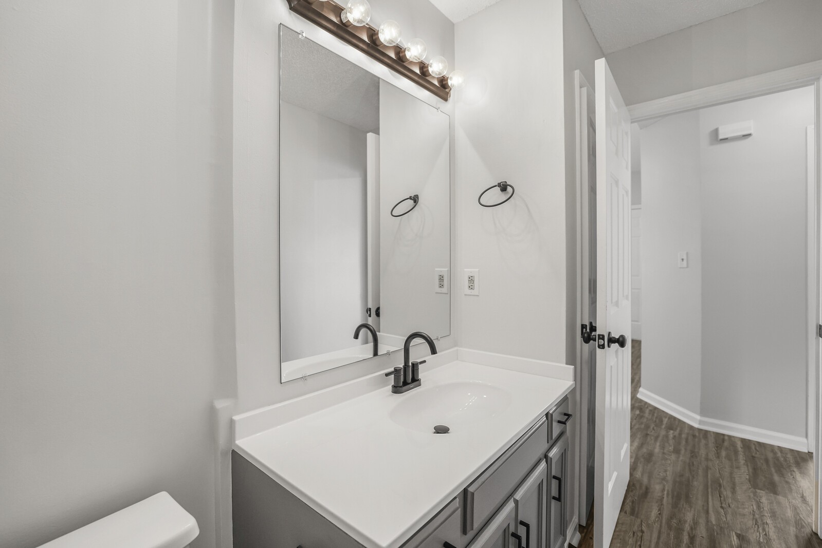 1844 Timberline Pl