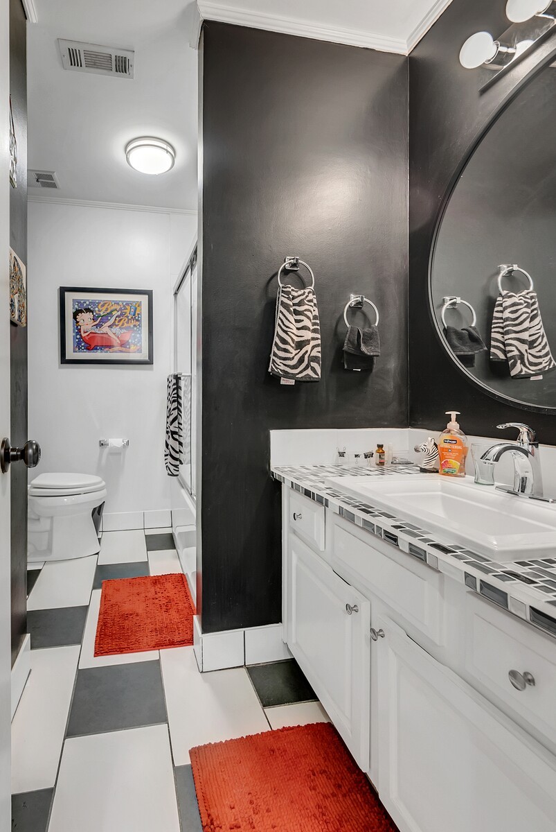 2105 Benton Hall Ct
