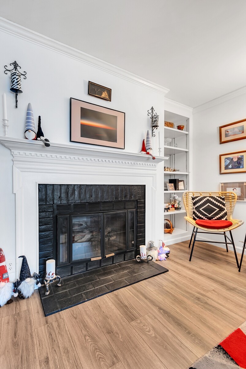 2105 Benton Hall Ct