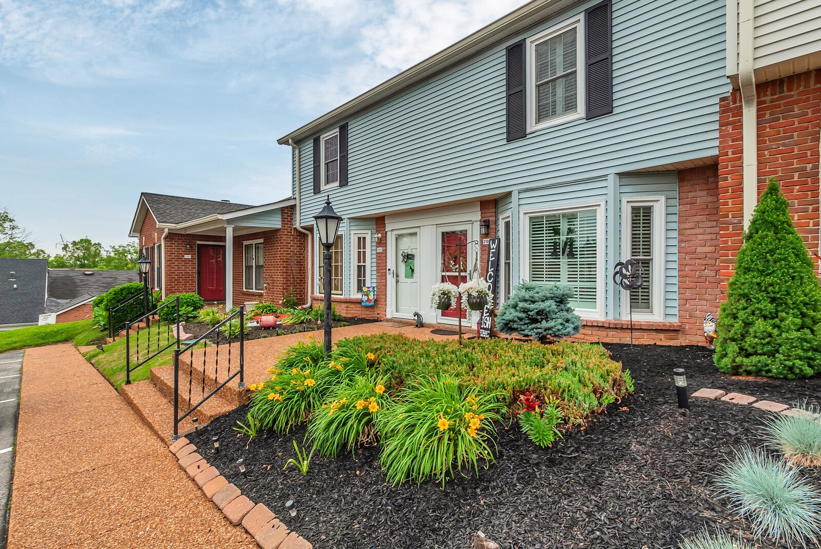 2105 Benton Hall Ct