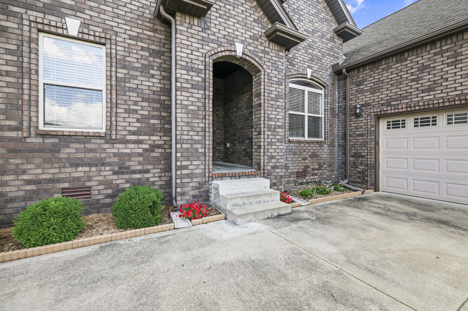 3320 Wiser Dr
