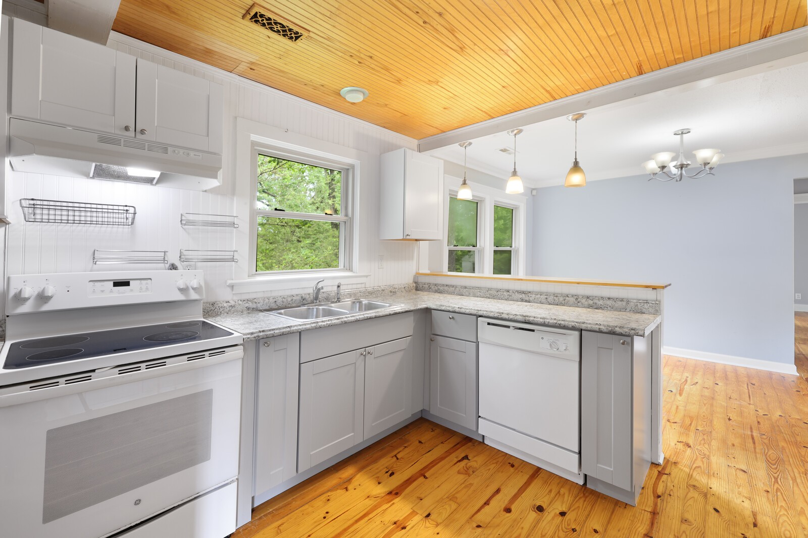 306 Hickory Hts