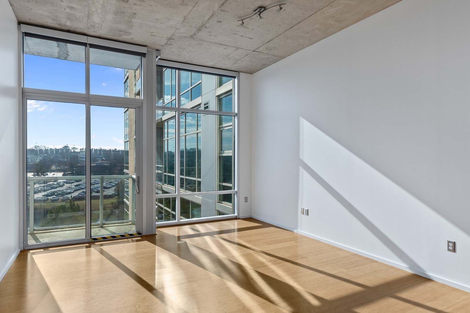 700 12th Ave, S Unit: 708
