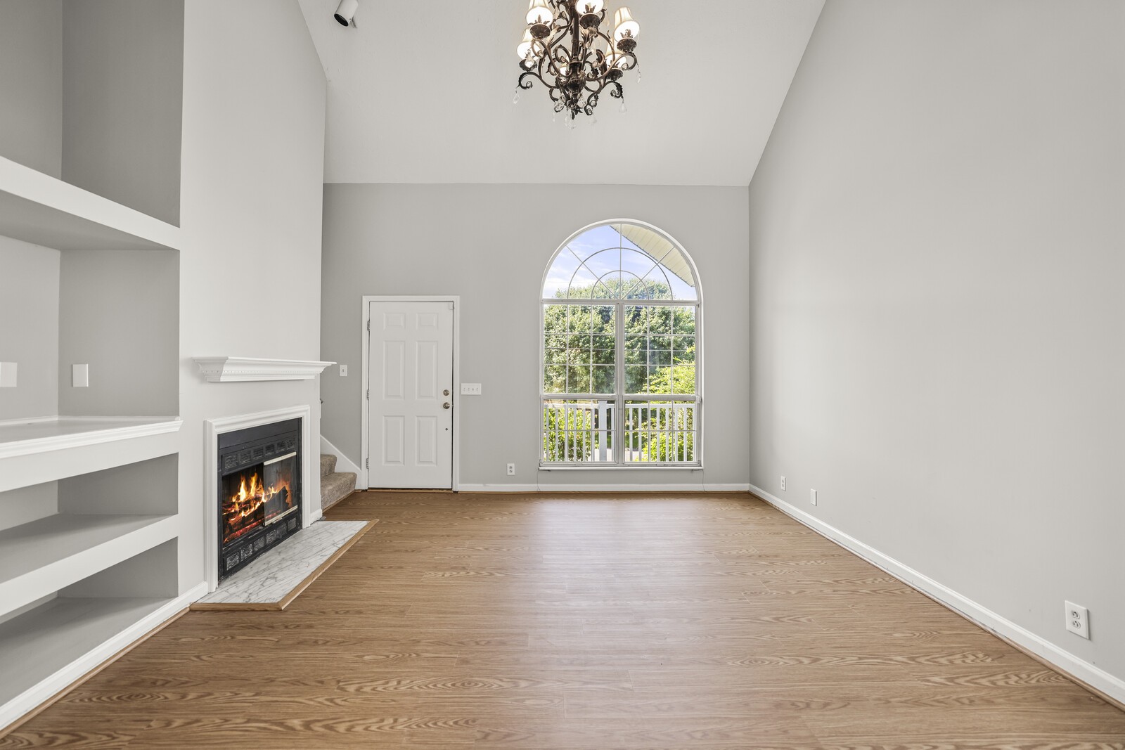 3127 Creekview Ln