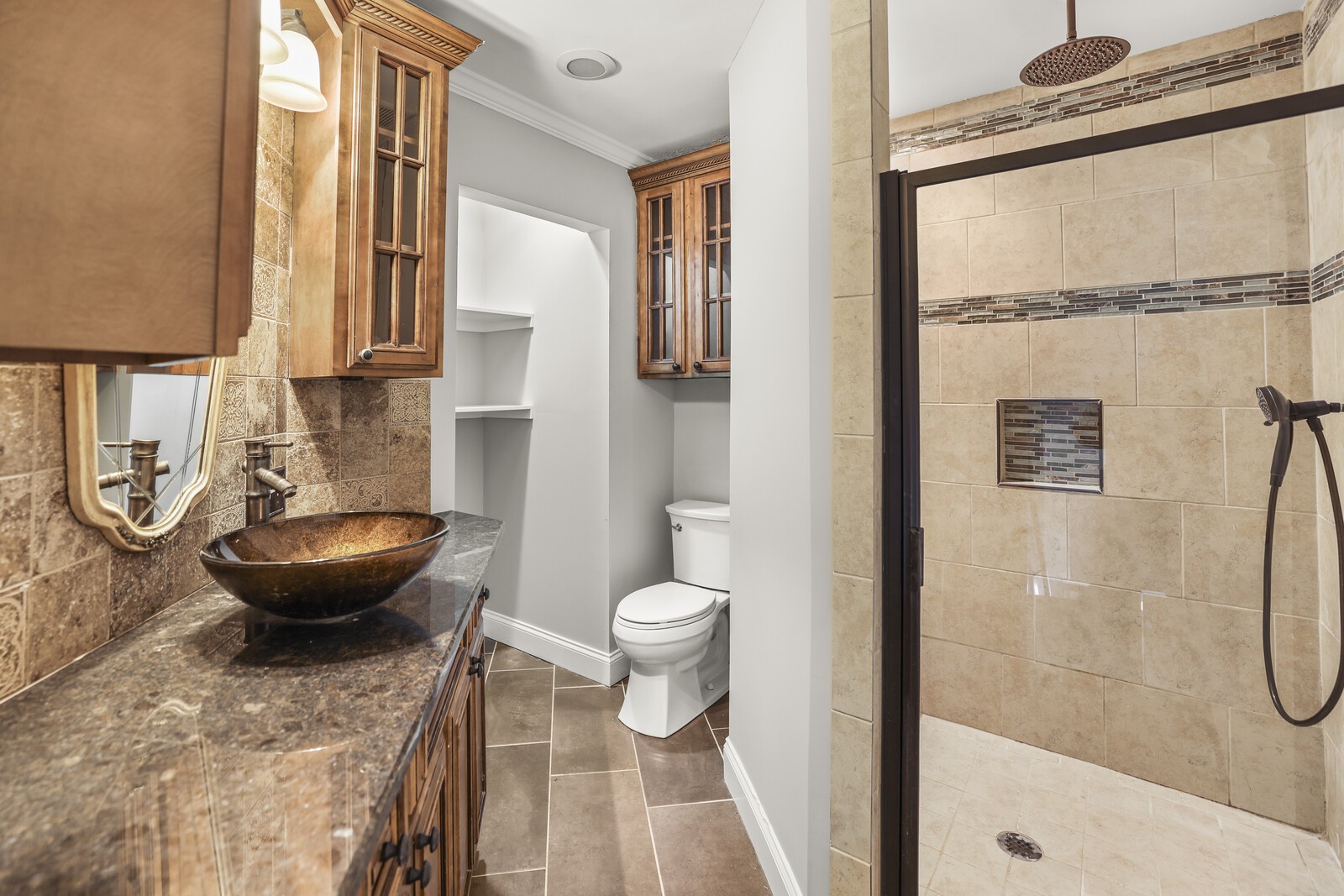 3127 Creekview Ln