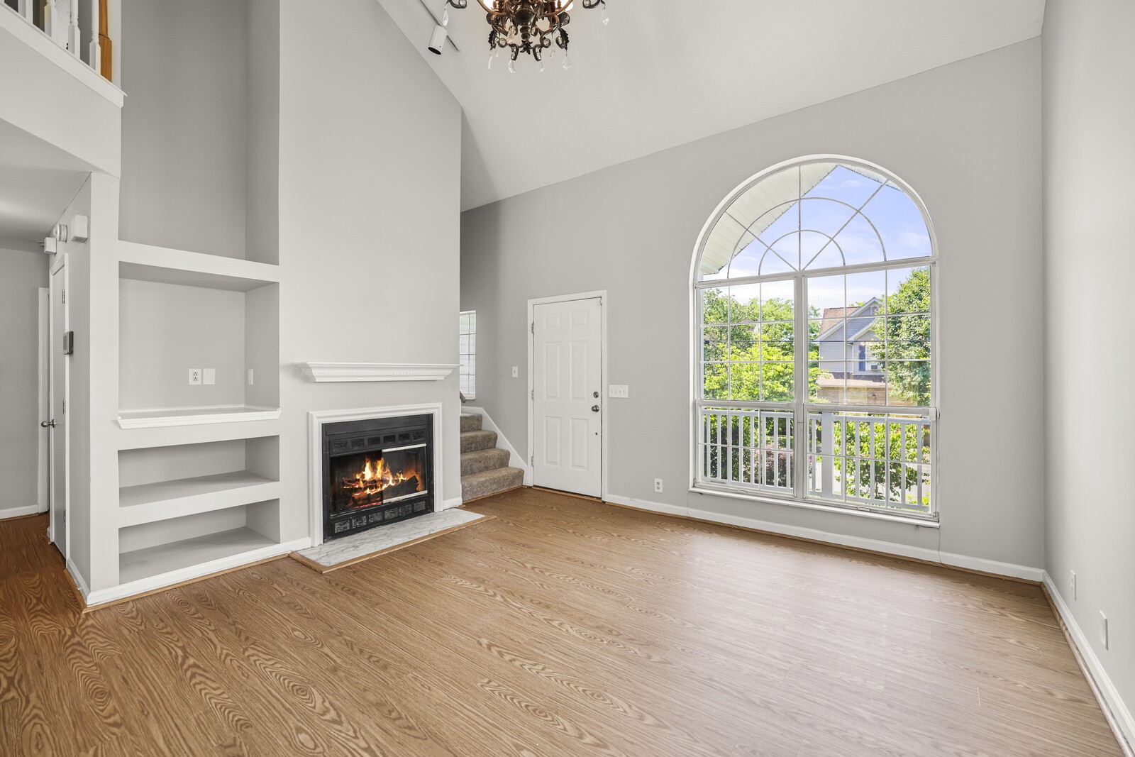 3127 Creekview Ln