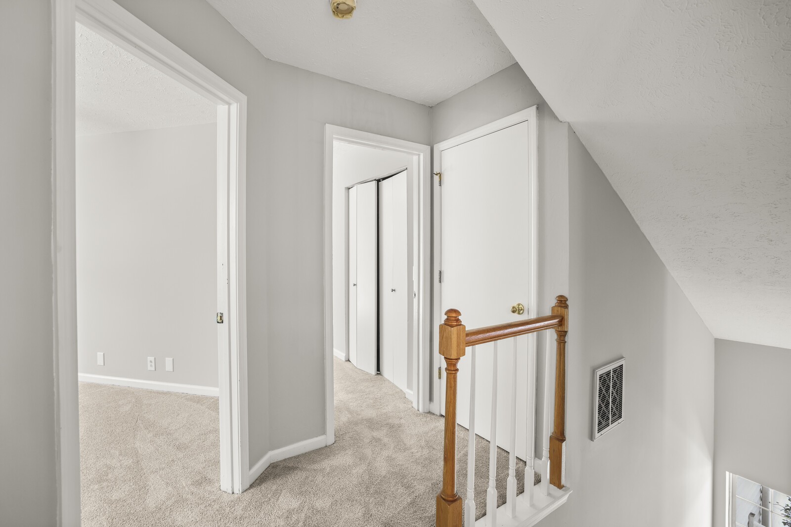 3127 Creekview Ln