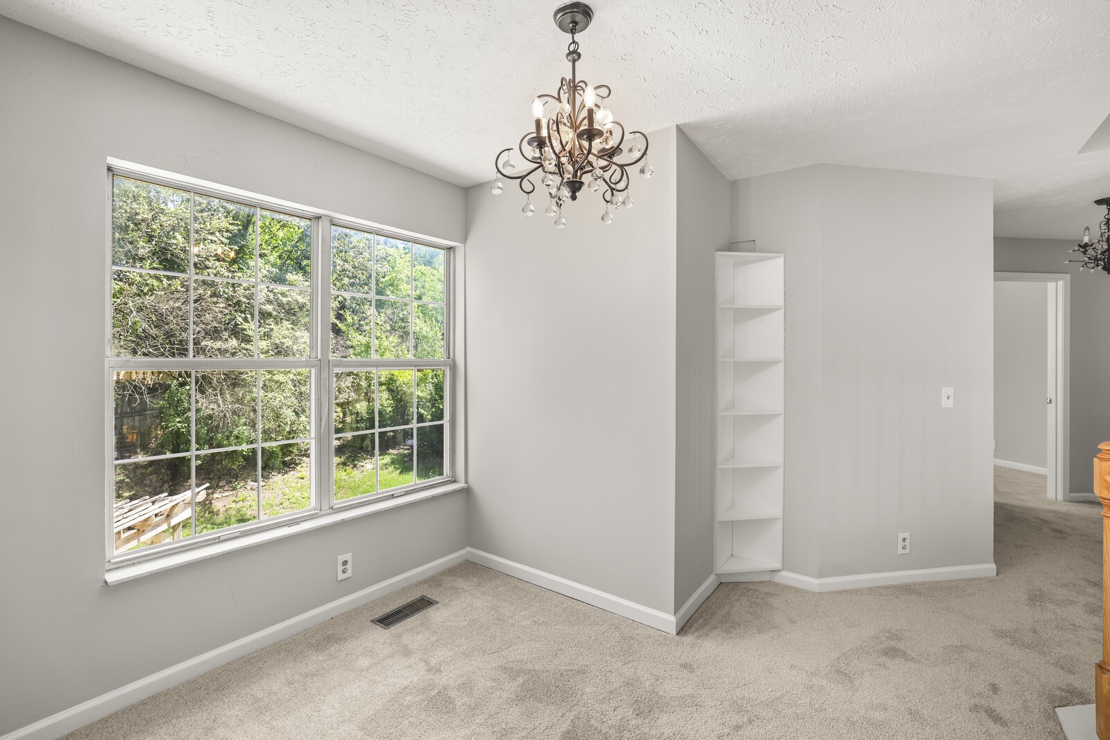 3127 Creekview Ln