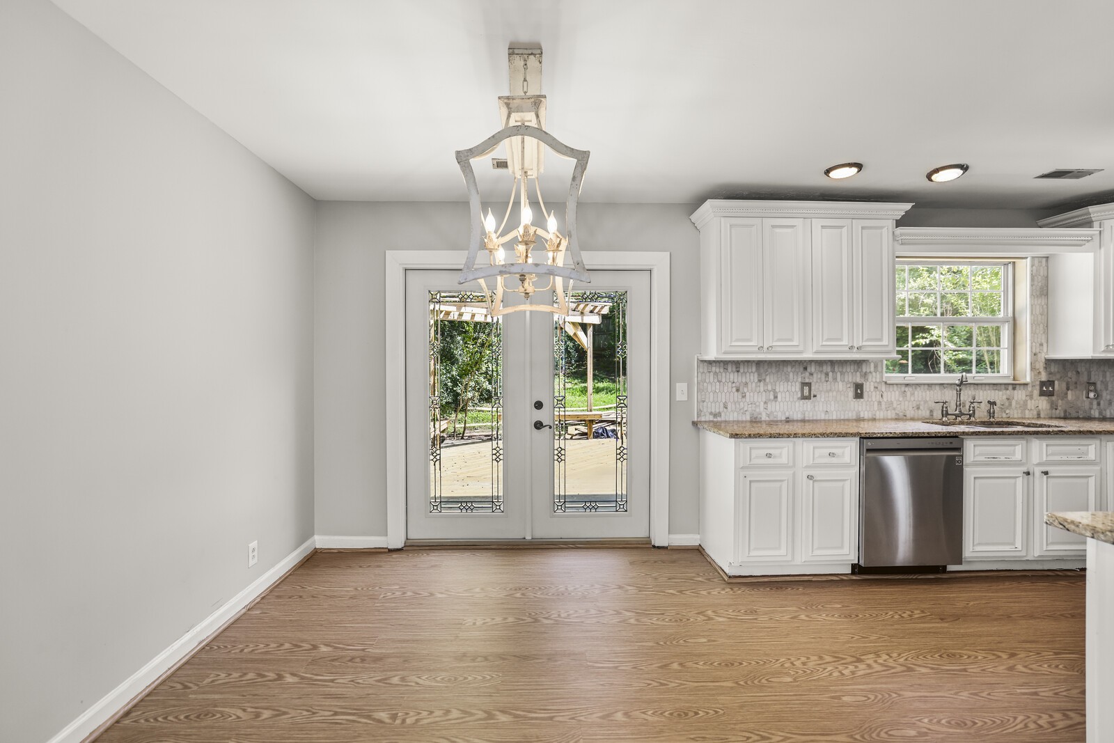 3127 Creekview Ln