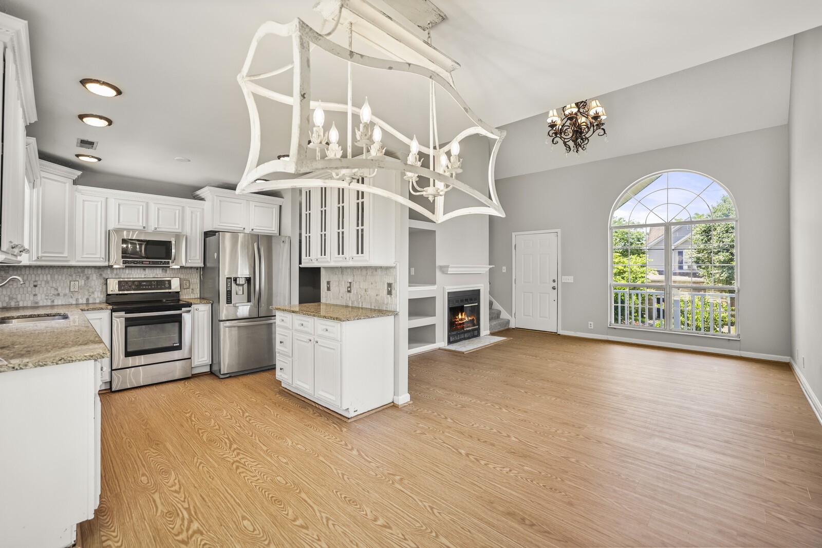 3127 Creekview Ln