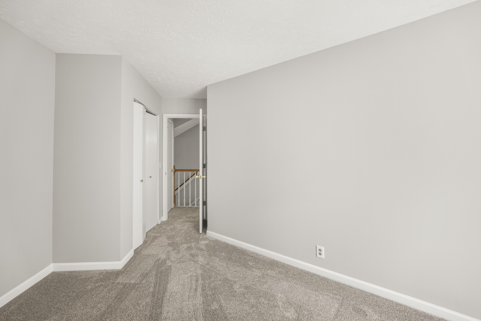 3127 Creekview Ln
