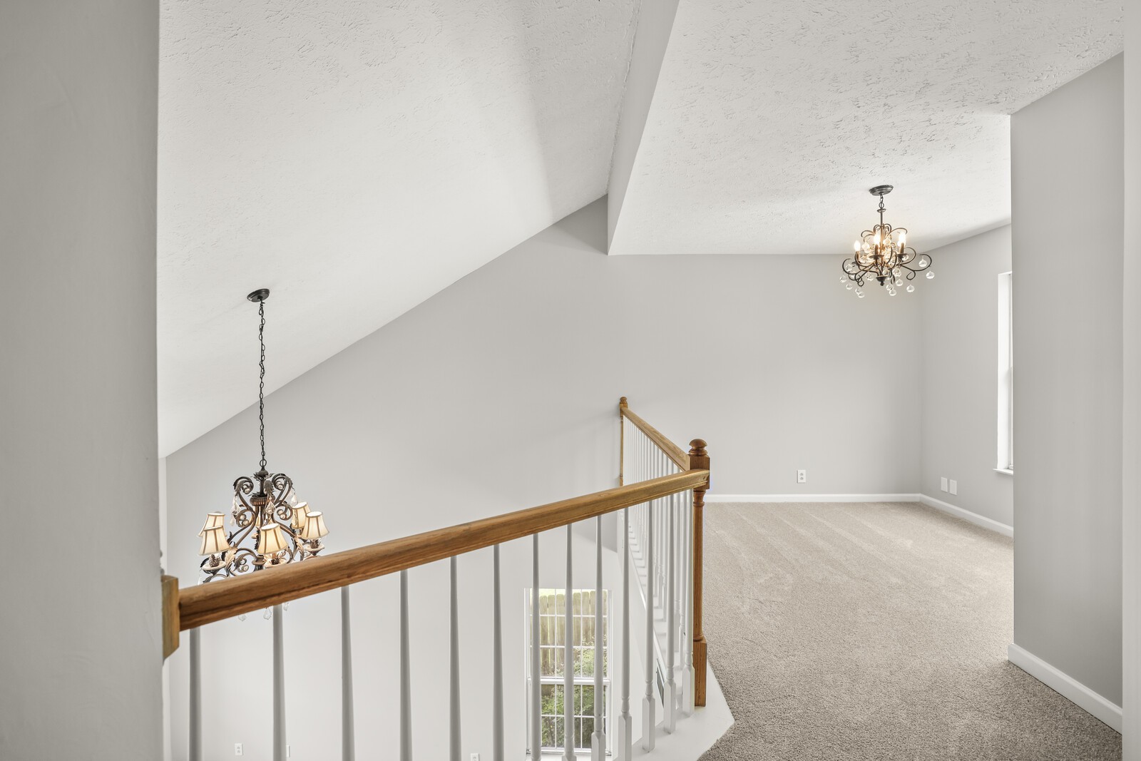 3127 Creekview Ln