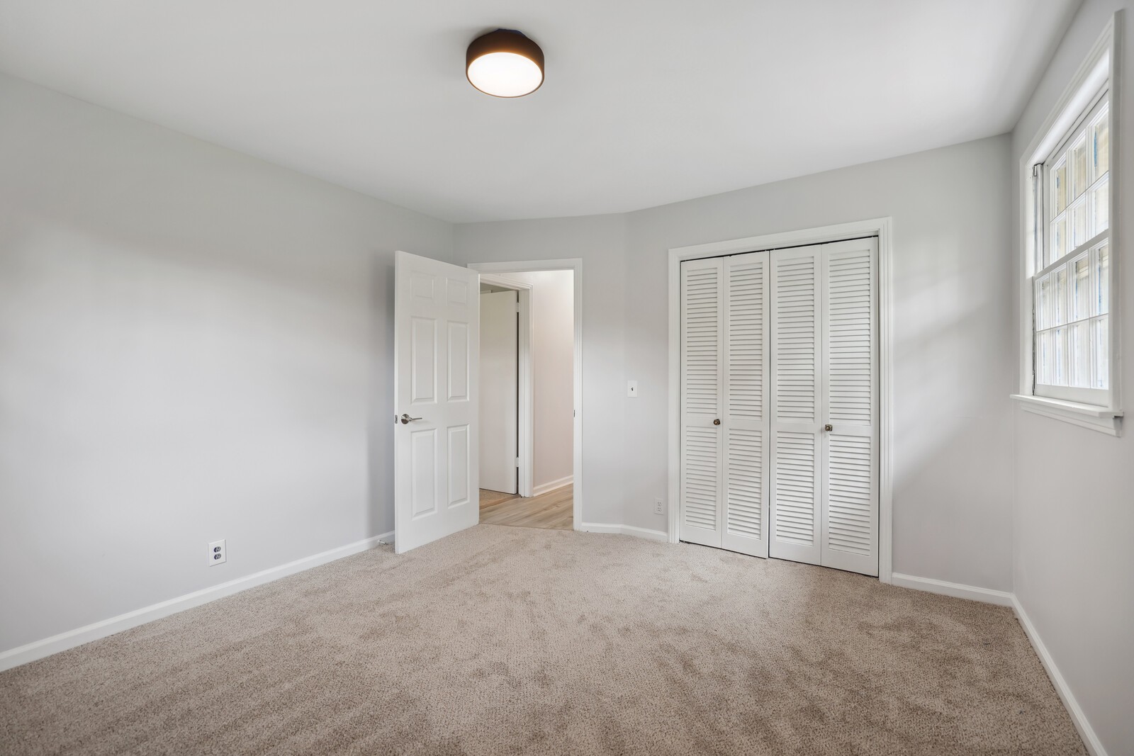 238 Island Dr