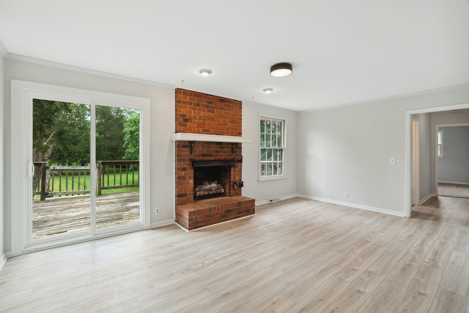 238 Island Dr