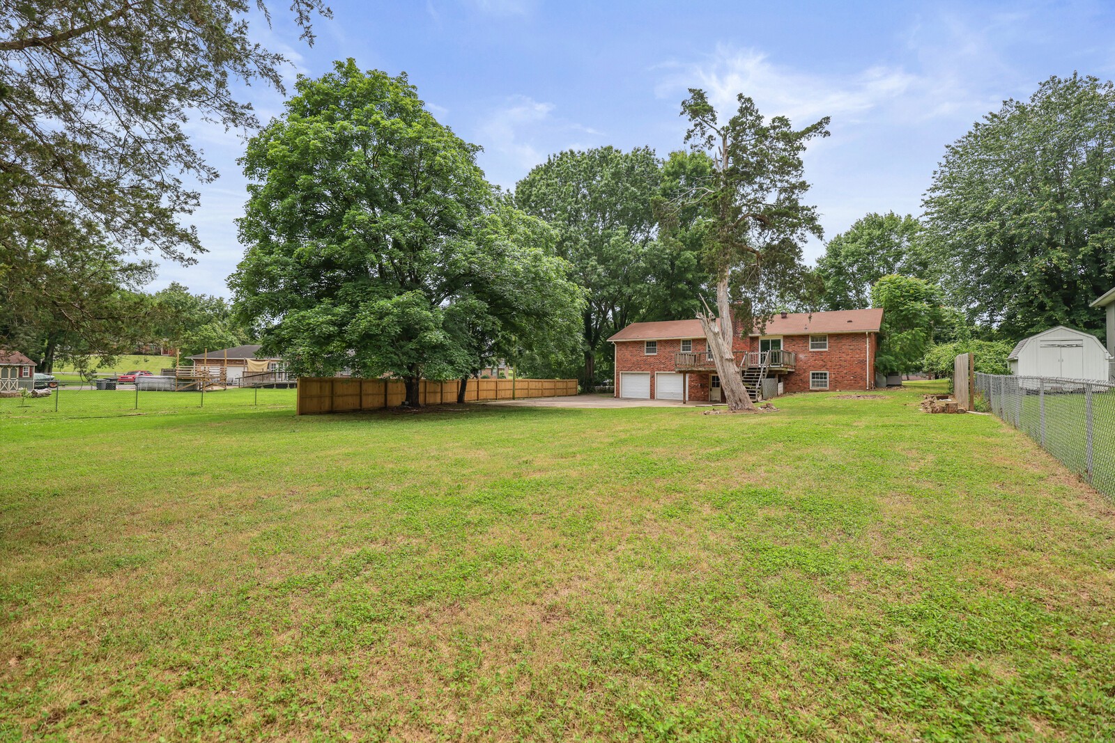 238 Island Dr
