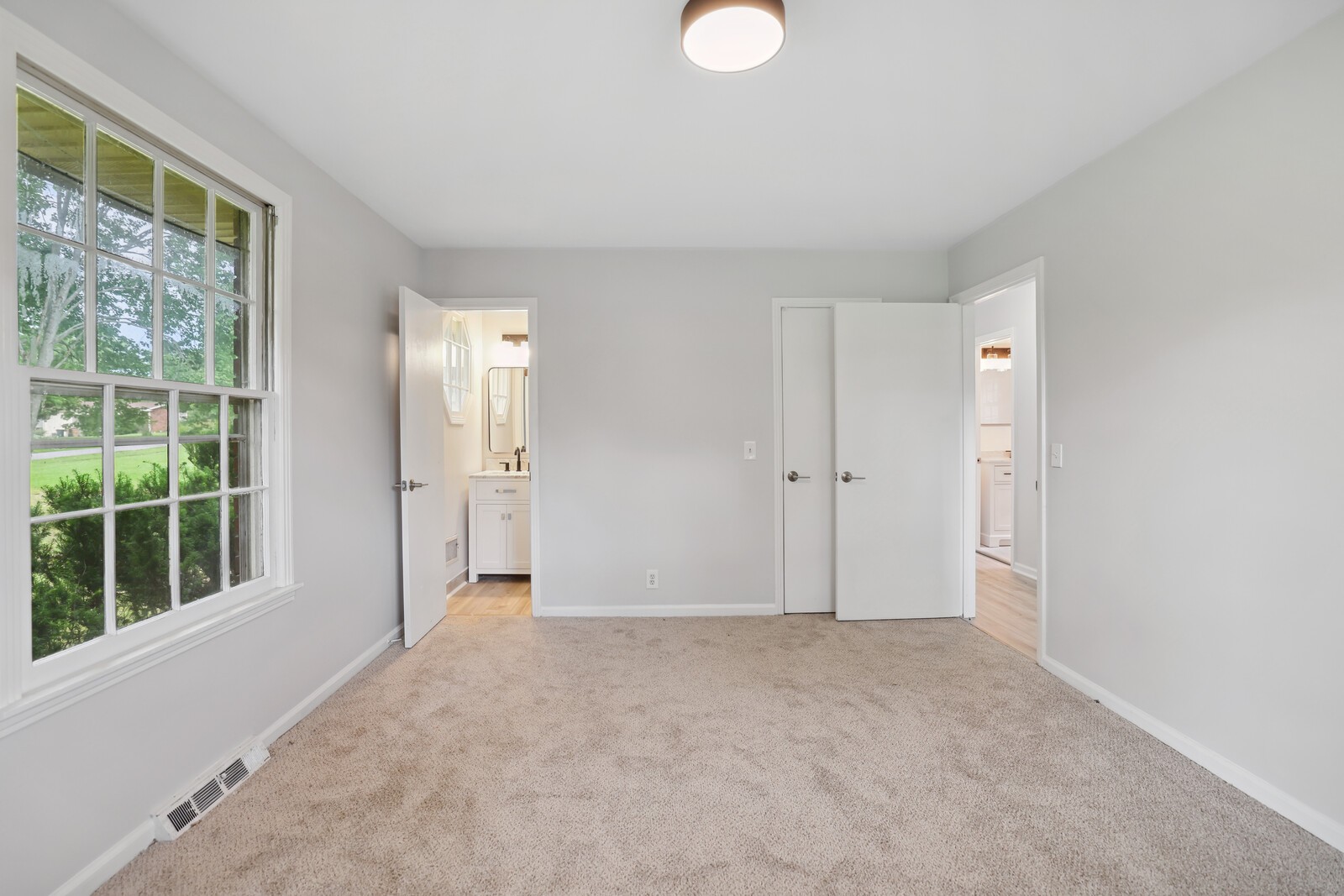 238 Island Dr